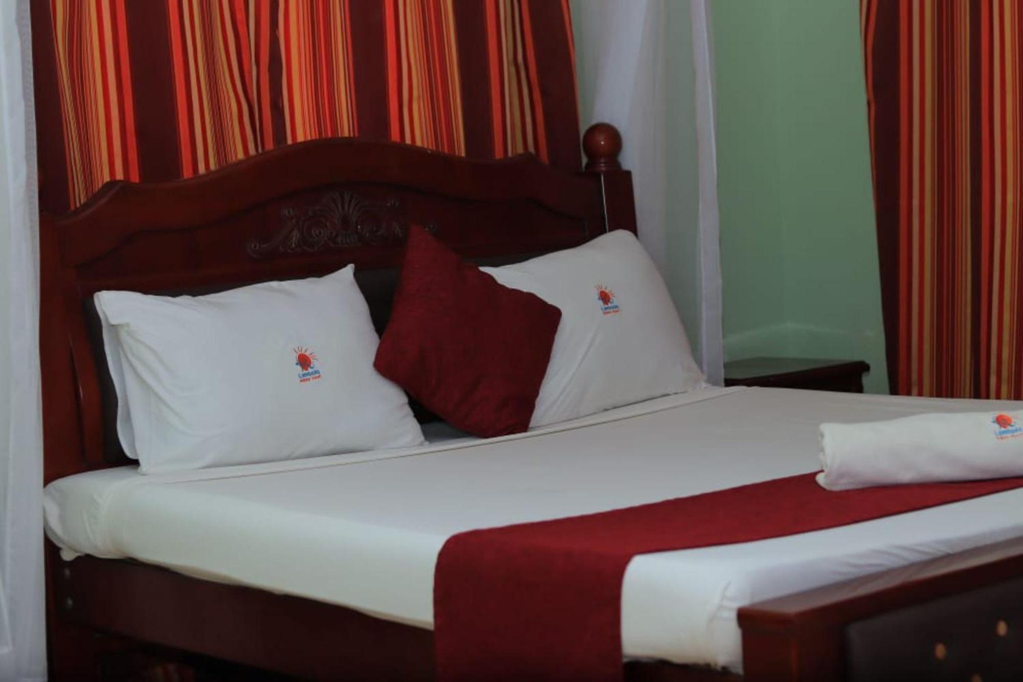 Lambada Holiday Resort Mombasa ムトワッパ エクステリア 写真